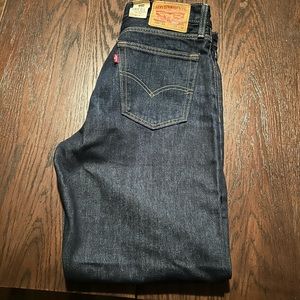 NWT dark wash men’s Levi’s 550 ‘92 relaxed fit jeans